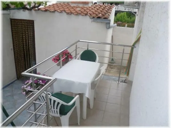 - Sime 3 Apartment *